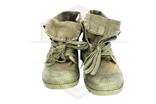 Pataugas x Bombers kaki disponibles du 39 au 46.